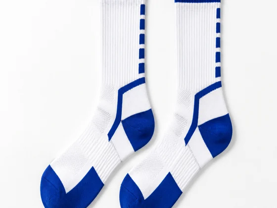 Mid-calf cushioned basketball socks with shooting arm sleeve combo